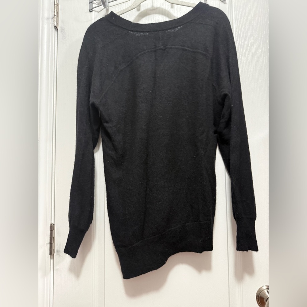 Aqua Cashmere Women’s L Black Asymmetrical Side Slit Sweater Quiet Luxury - Picture 2 of 16